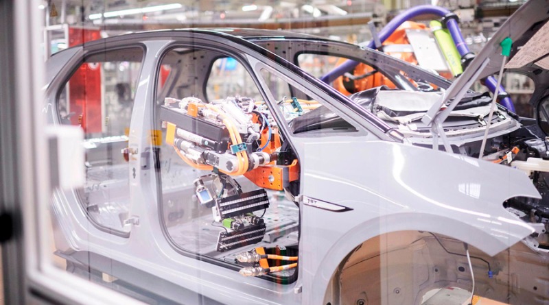 Robot Vision & Force Sensors Automate Final Trim Assembly