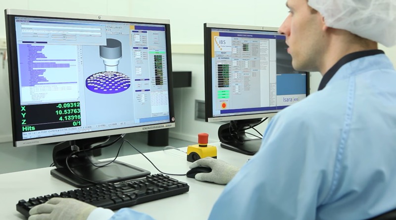 CMM Achieves Nanometer Precision Measuring Complex Parts
