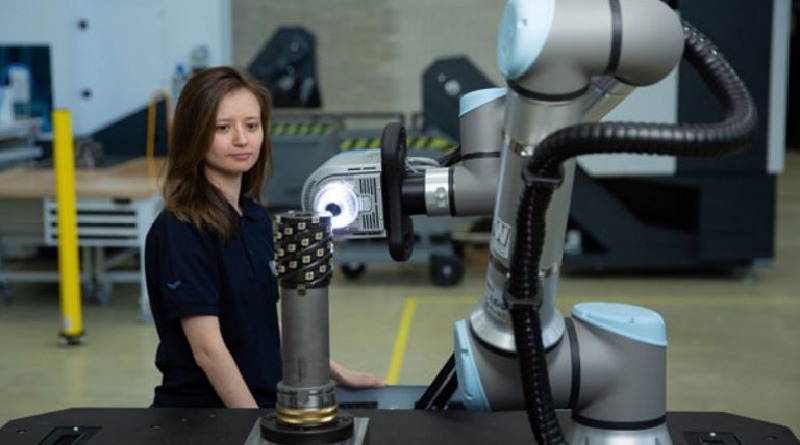 Cobot tăng hiệu quả trong việc đo lường độ hao mòn của dụng cụ