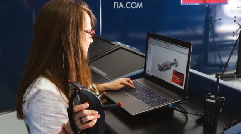 Giám sát cuộc đua F1 để kiểm tra hình học ô tô bằng cách sử dụng Trình theo dõi laze & Quét laze 3D